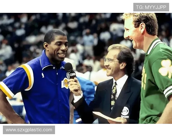 乔丹克拉克森的篮球之路与成就解析：从新秀到明星球员的蜕变之旅